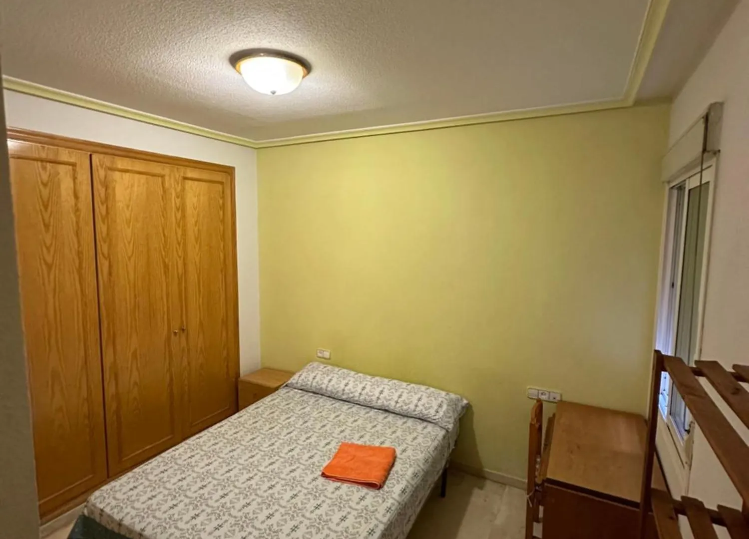 Economic Private Room In Center Of Granada