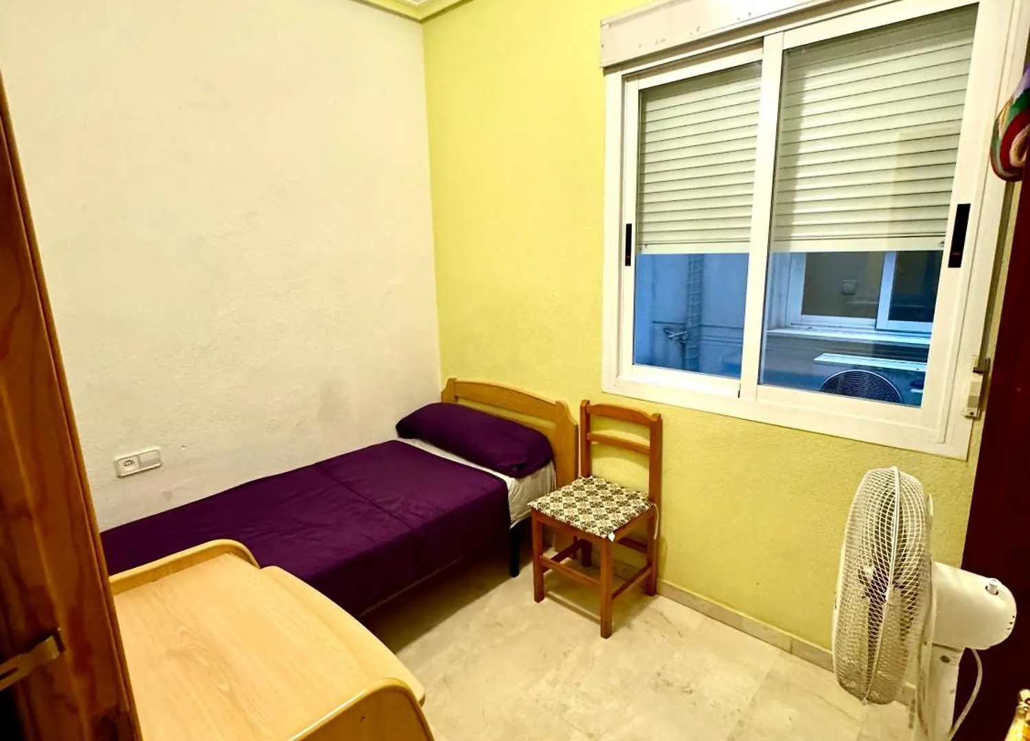 Economic Private Room In Center Of Granada Habitación en casa particular